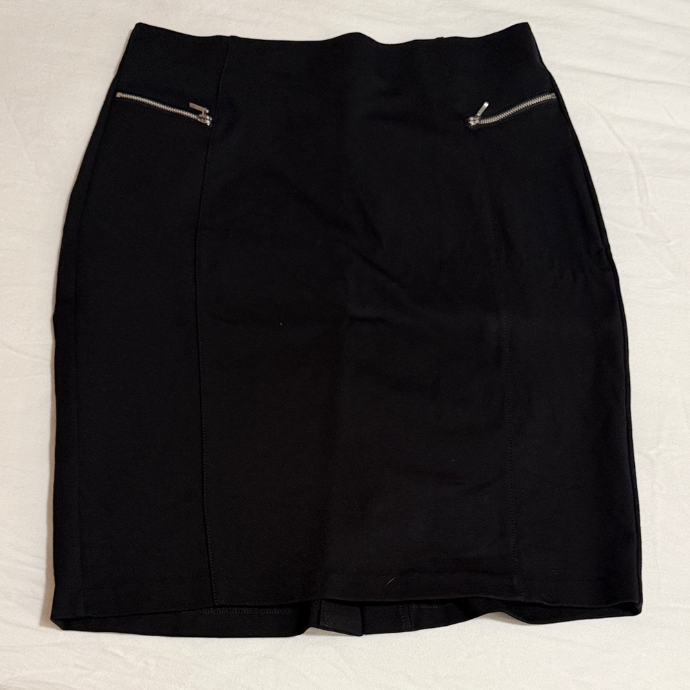 Roz & Ali Black Pencil Skirt with Silver Zipper Details